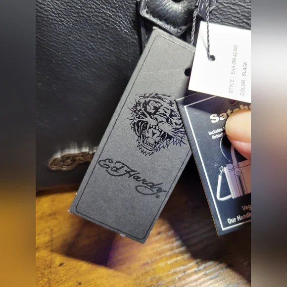 Ed Hardy women Black Satchel skull details - Picture 8 of 14